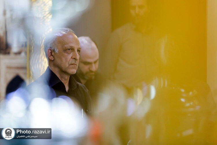 اهدای مدال‌های محمد بهبودی به موزه آستان قدس رضوی