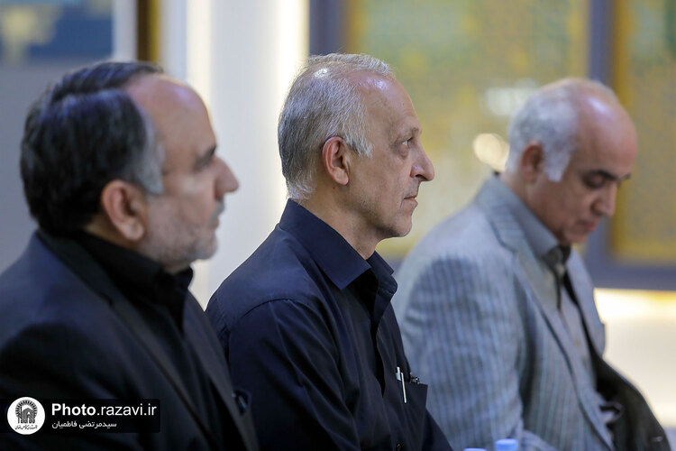 اهدای مدال‌های محمد بهبودی به موزه آستان قدس رضوی