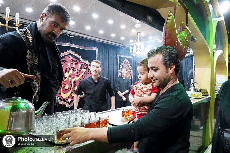 پذیرایی از زائران بارگاه منور رضوی در مواکب حسینی