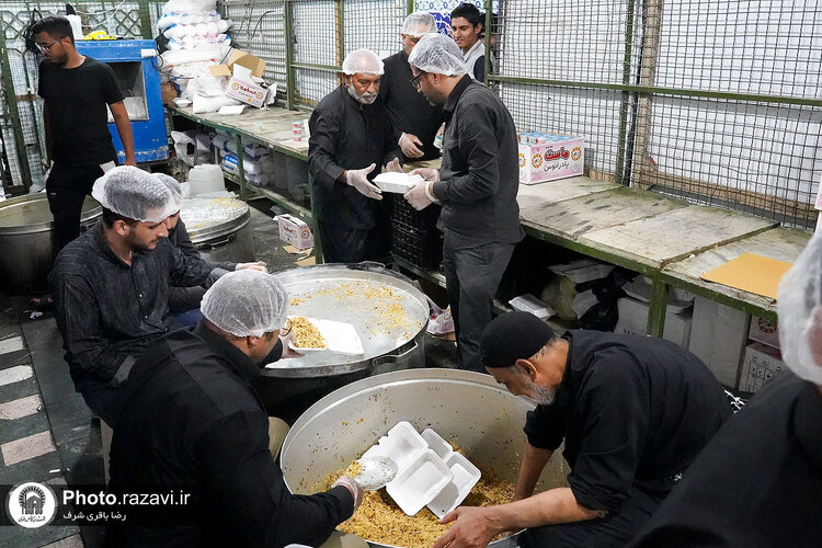 پذیرایی از زائران بارگاه منور رضوی در مواکب حسینی