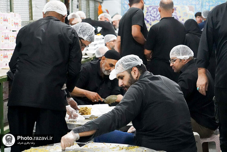 پذیرایی از زائران بارگاه منور رضوی در مواکب حسینی