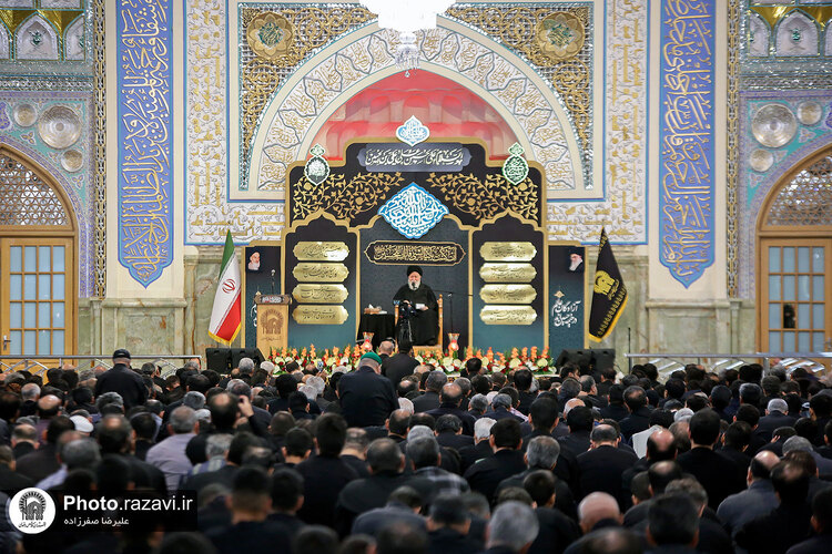 مراسم مقتل خوانی روز عاشورا در حرم مطهر رضوی