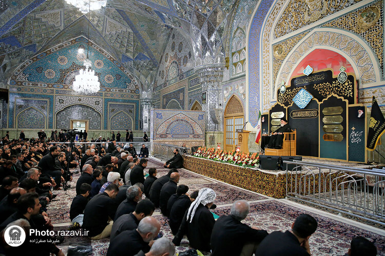 مراسم مقتل خوانی روز عاشورا در حرم مطهر رضوی