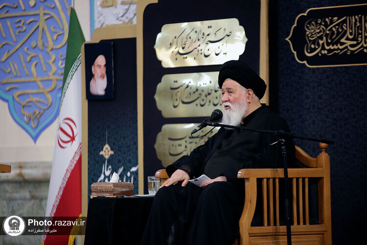 مراسم مقتل خوانی روز عاشورا در حرم مطهر رضوی