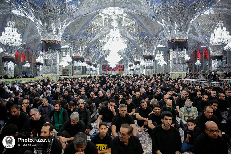 مراسم مقتل خوانی روز عاشورا در حرم مطهر رضوی