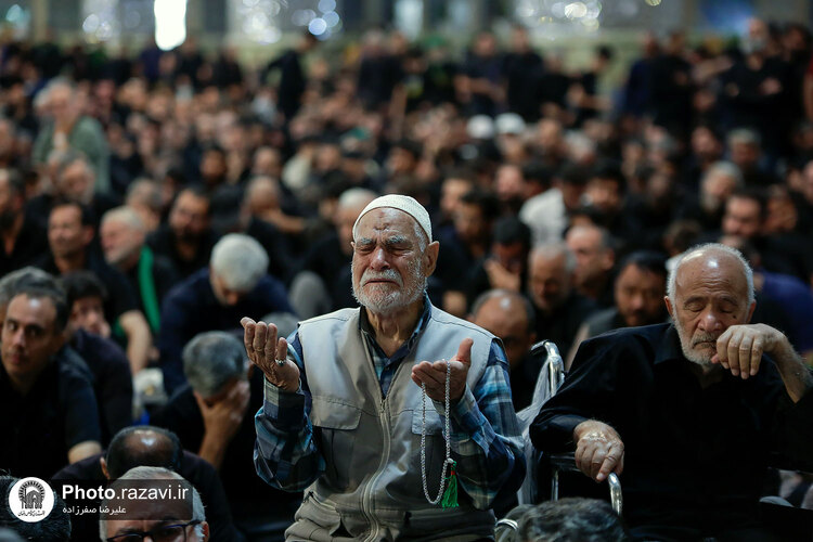 مراسم مقتل خوانی روز عاشورا در حرم مطهر رضوی