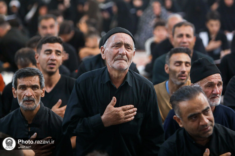 اجرای نیت موقوفه مهدی قلی خان قرایی در حرم مطهر رضوی