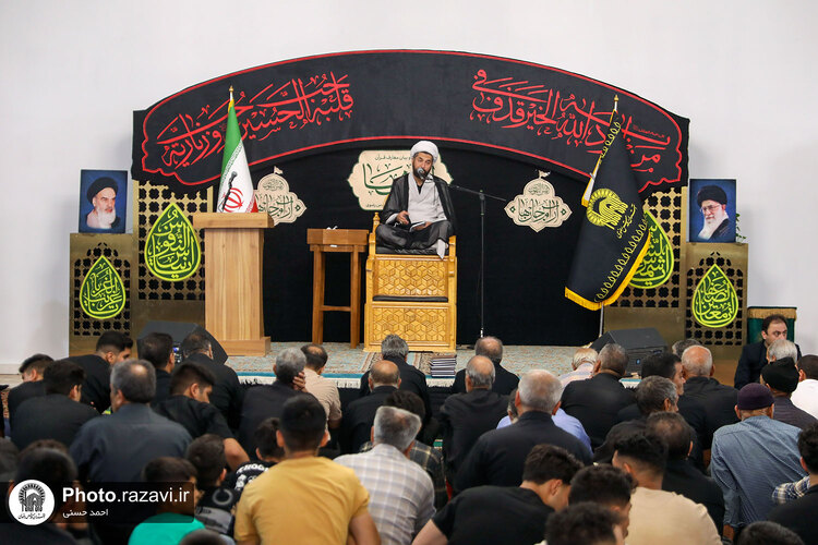 اجرای نیت موقوفه مهدی قلی خان قرایی در حرم مطهر رضوی