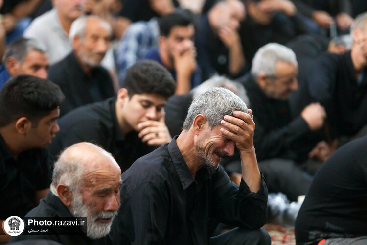 اجرای نیت موقوفه مهدی قلی خان قرایی در حرم مطهر رضوی