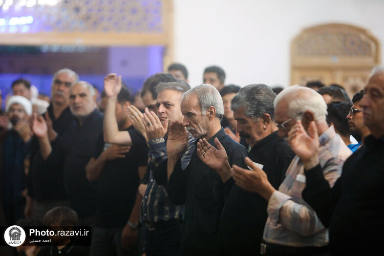 اجرای نیت موقوفه مهدی قلی خان قرایی در حرم مطهر رضوی