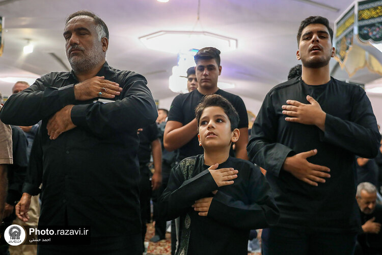 اجرای نیت موقوفه مهدی قلی خان قرایی در حرم مطهر رضوی