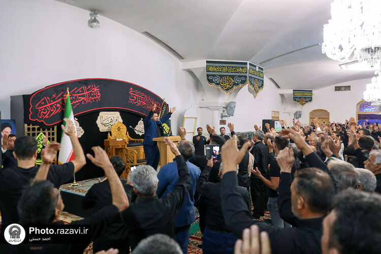 اجرای نیت موقوفه مهدی قلی خان قرایی در حرم مطهر رضوی