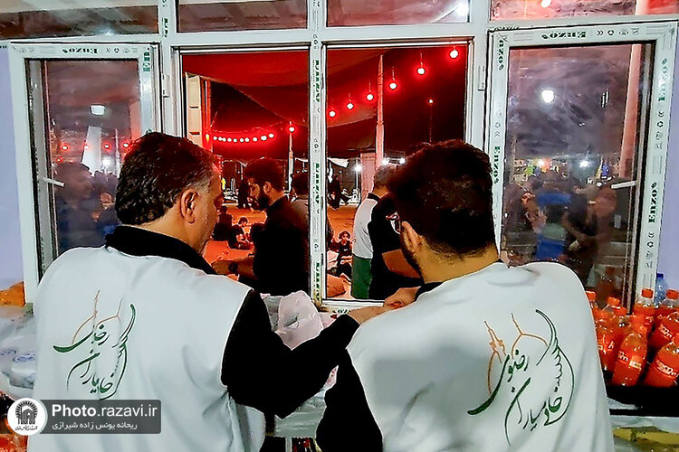 خدمت رسانی به زائران اربعین حسینی در مرز شلمچه