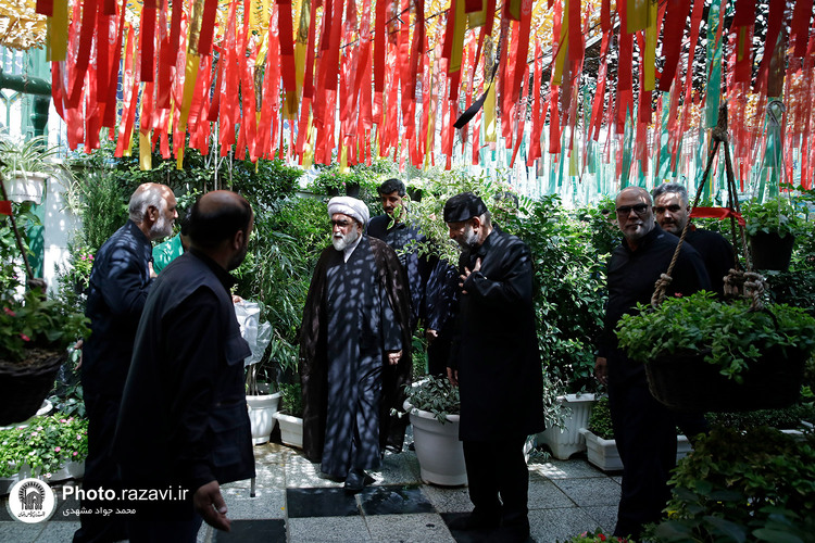 حضور تولیت آستان قدس رضوی در محفل اشک