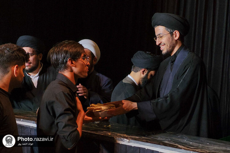 مواکب خدمت رسان به زائران بارگاه منور رضوی