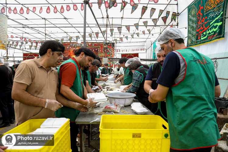مواکب خدمت رسان به زائران بارگاه منور رضوی