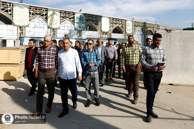بازدید جمعی از مدیران بنیاد مسکن انقلاب اسلامی از پروژه‌های عمرانی حرم مطهر رضوی