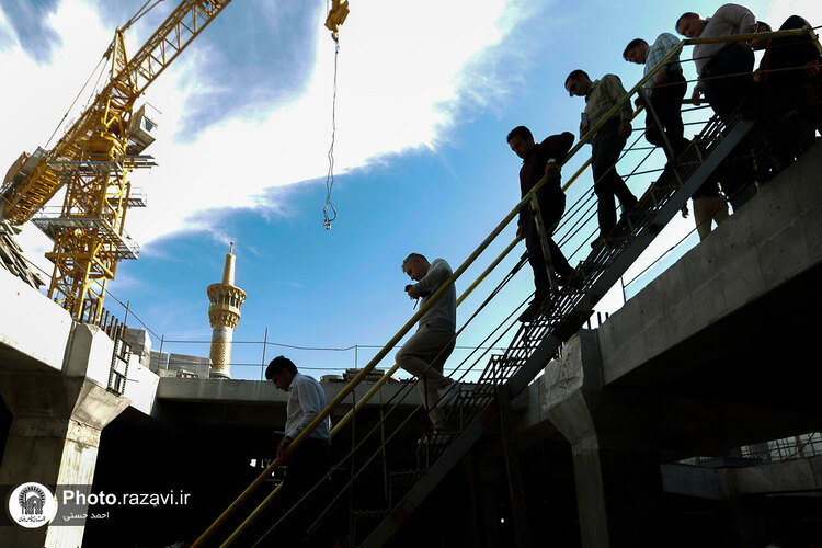 بازدید جمعی از مدیران بنیاد مسکن انقلاب اسلامی از پروژه‌های عمرانی حرم مطهر رضوی