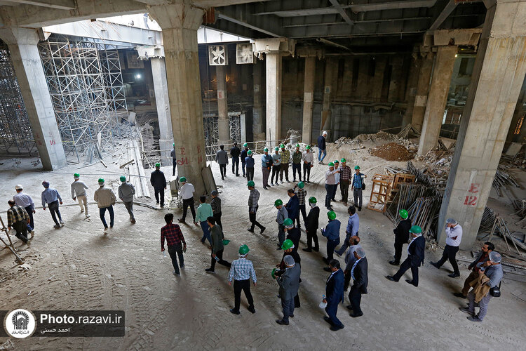 بازدید جمعی از مدیران بنیاد مسکن انقلاب اسلامی از پروژه‌های عمرانی حرم مطهر رضوی