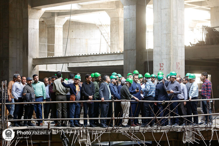 بازدید جمعی از مدیران بنیاد مسکن انقلاب اسلامی از پروژه‌های عمرانی حرم مطهر رضوی
