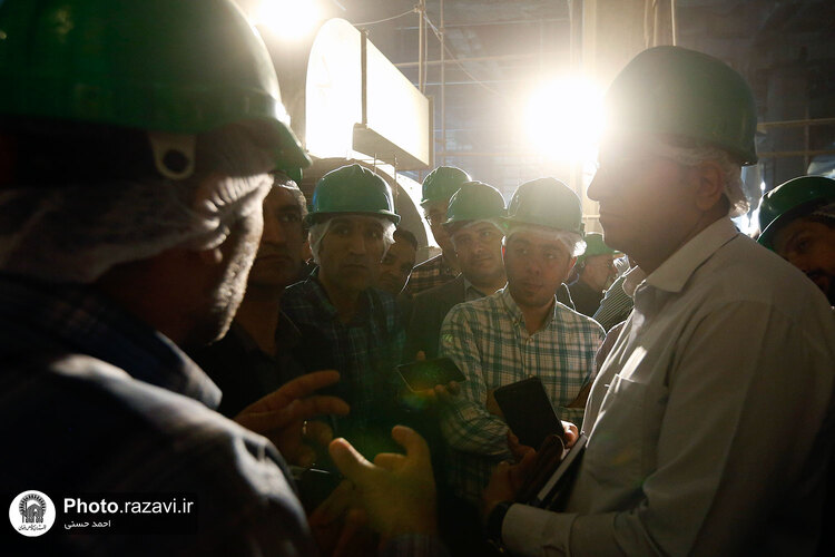 بازدید جمعی از مدیران بنیاد مسکن انقلاب اسلامی از پروژه‌های عمرانی حرم مطهر رضوی