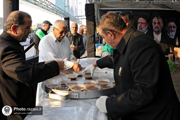 خدمت رسانی موکب امام رضا علیه سلام در جوار حرم مطهر کریمه اهل‌بیت (ع)