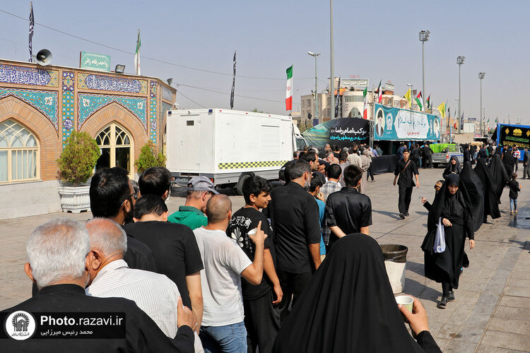 خدمت رسانی موکب امام رضا علیه سلام در جوار حرم مطهر کریمه اهل‌بیت (ع)