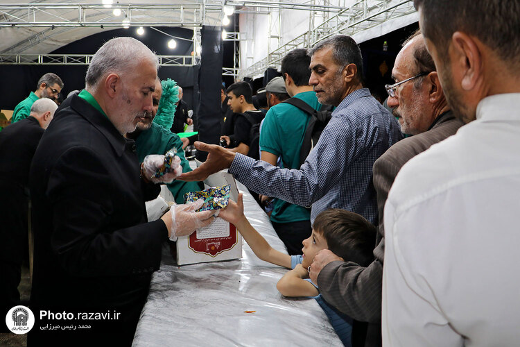 خدمت رسانی موکب امام رضا علیه سلام در جوار حرم مطهر کریمه اهل‌بیت (ع)