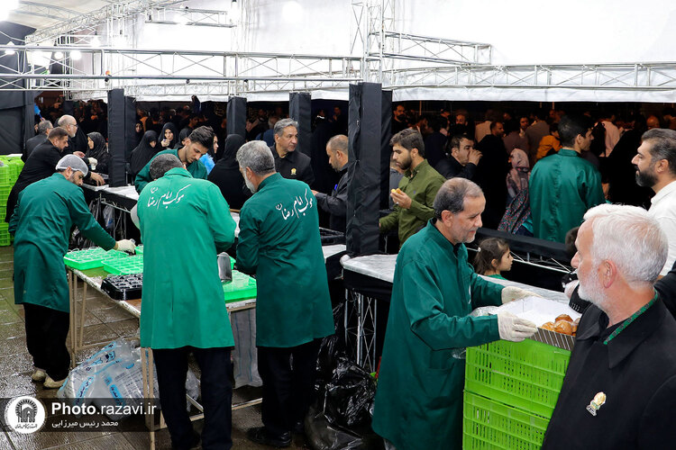 خدمت رسانی موکب امام رضا علیه سلام در جوار حرم مطهر کریمه اهل‌بیت (ع)