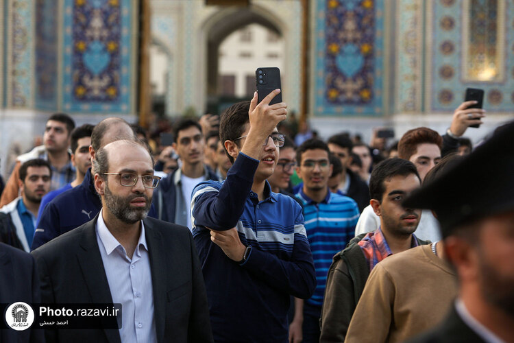 تشرف دانشجویان جدیدالورود دانشگاه علم و صنعت به حرم مطهر رضوی