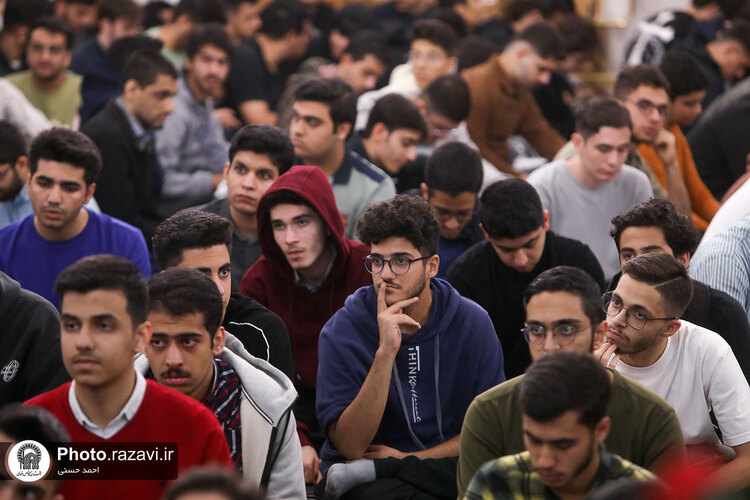 تشرف دانشجویان جدیدالورود دانشگاه علم و صنعت به حرم مطهر رضوی