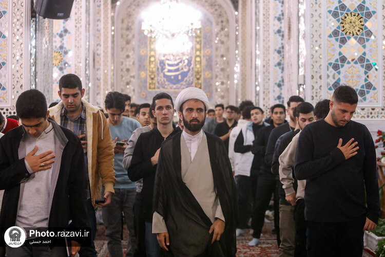 تشرف دانشجویان جدیدالورود دانشگاه علم و صنعت به حرم مطهر رضوی