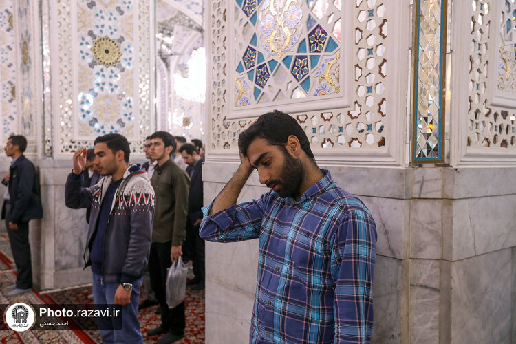 تشرف دانشجویان جدیدالورود دانشگاه علم و صنعت به حرم مطهر رضوی