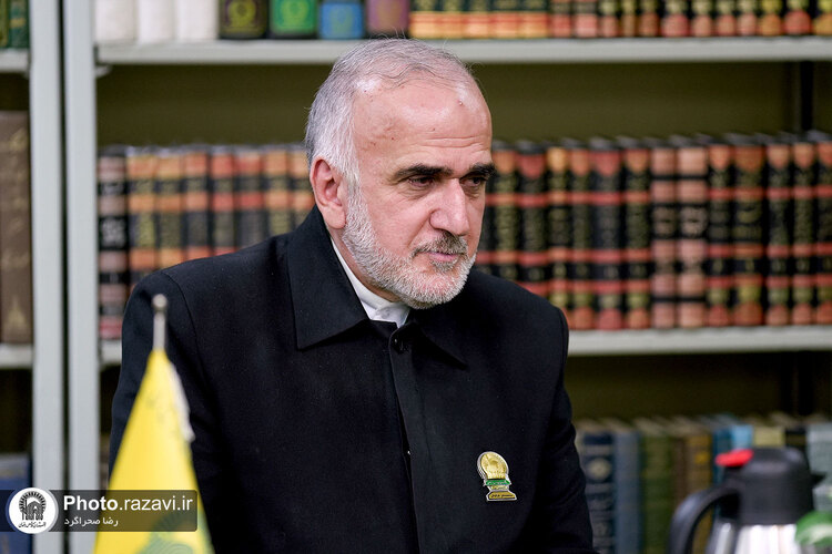 اهدای 1483 منبع مطالعاتی به کتابخانه آستان قدس رضوی