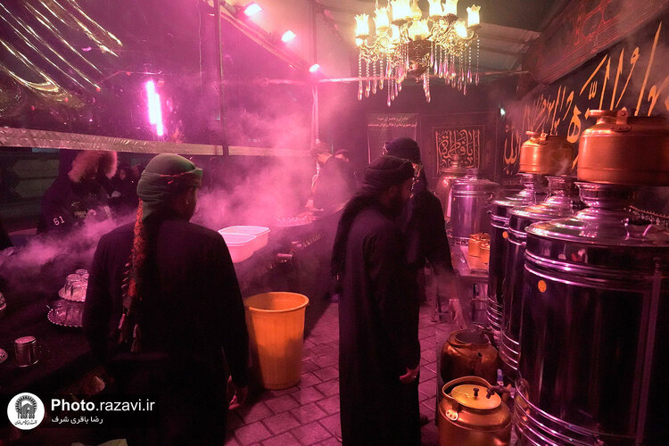 پذیرایی از زائران بارگاه منور رضوی در مواکب حرم مطهر