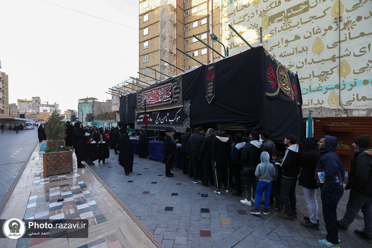 پذیرایی از زائران بارگاه منور رضوی در مواکب حرم مطهر