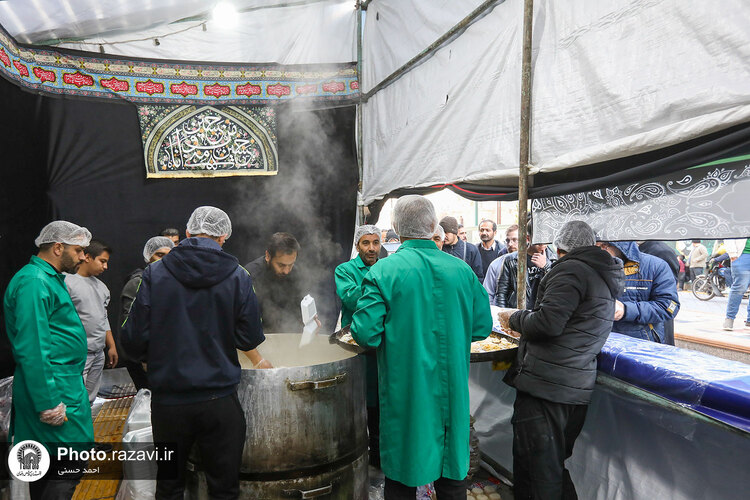 پذیرایی از زائران بارگاه منور رضوی در مواکب حرم مطهر