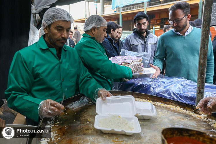 پذیرایی از زائران بارگاه منور رضوی در مواکب حرم مطهر
