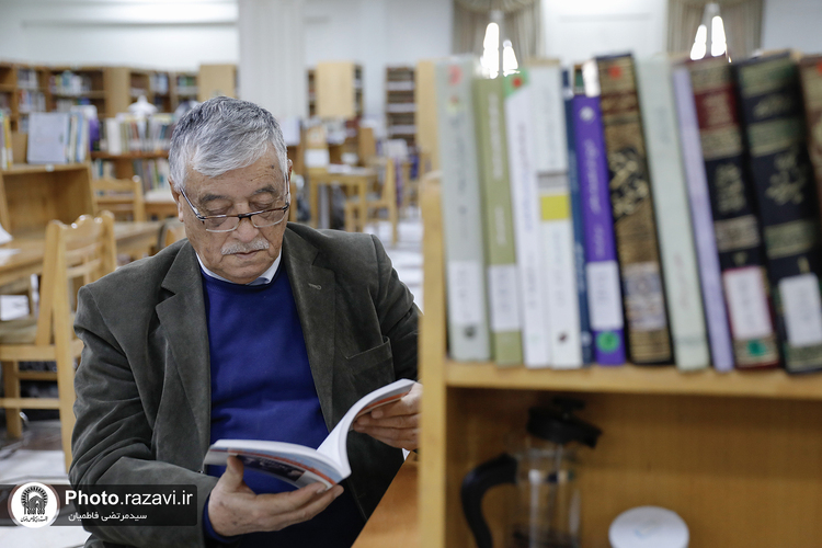 بازدید اساتید کشور تاجیکستان از کتابخانه مرکزی آستان قدس رضوی