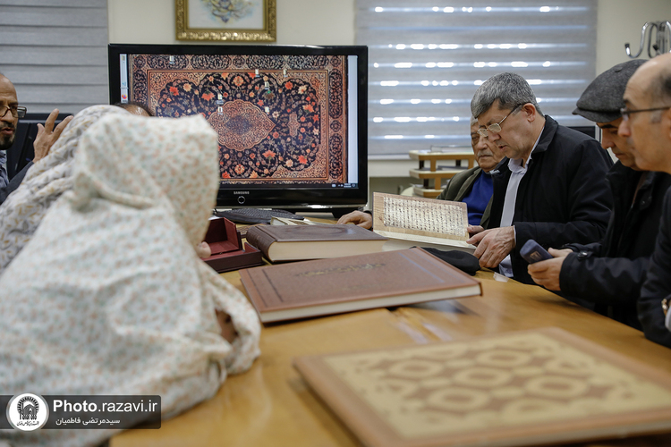بازدید اساتید کشور تاجیکستان از کتابخانه مرکزی آستان قدس رضوی