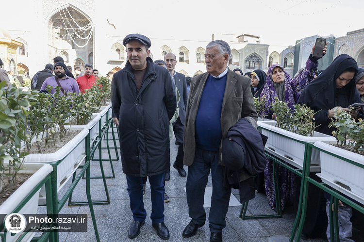 بازدید اساتید کشور تاجیکستان از کتابخانه مرکزی آستان قدس رضوی