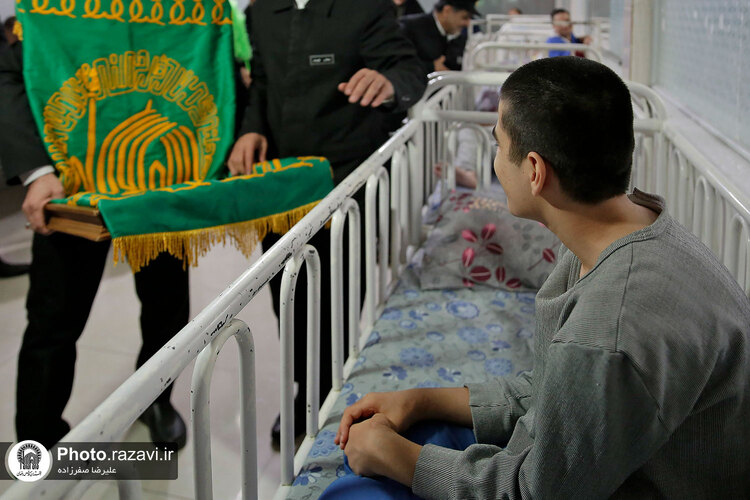 حضور خدام حرم مطهر رضوی در مرکز معلولین امام جواد علیه السلام