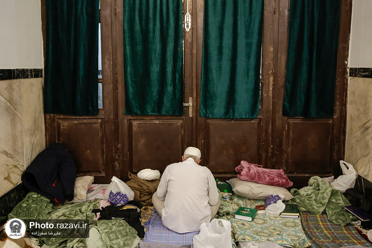 آیین معنوی اعتکاف در حرم مطهر رضوی-3