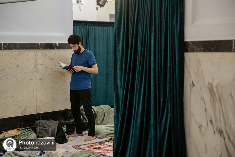 آیین معنوی اعتکاف در حرم مطهر رضوی-3