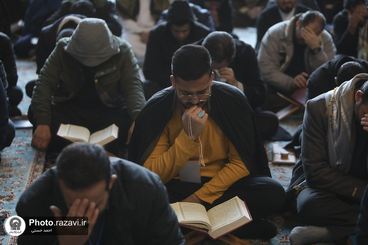 قرائت دعای ام داوود در حرم مطهر رضوی-2