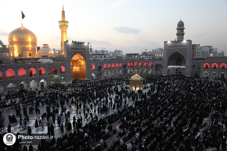 قرائت دعای ام داوود در حرم مطهر رضوی-2