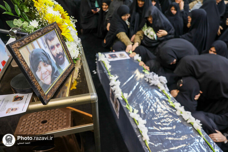 تشییع پیکر همسر سردار شهید عبدالحسین برونسی در مشهد