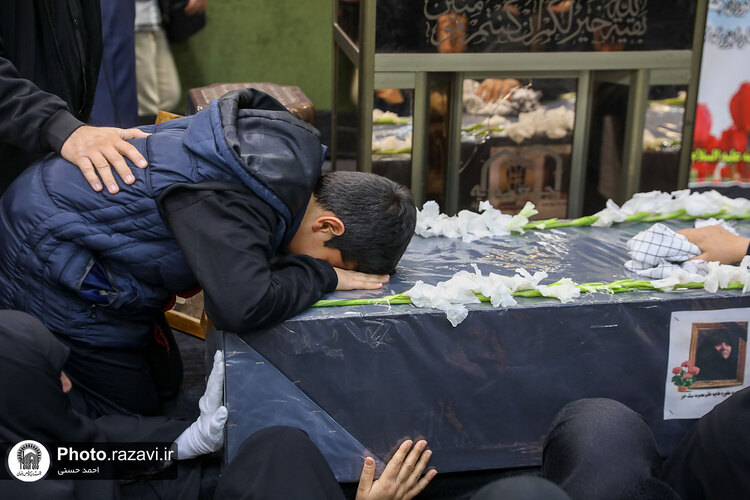 تشییع پیکر همسر سردار شهید عبدالحسین برونسی در مشهد