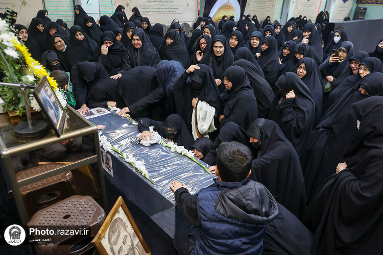 تشییع پیکر همسر سردار شهید عبدالحسین برونسی در مشهد