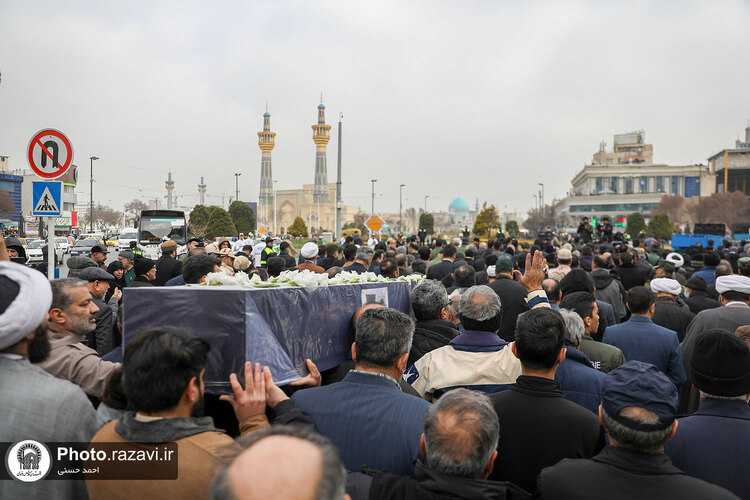 تشییع پیکر همسر سردار شهید عبدالحسین برونسی در مشهد